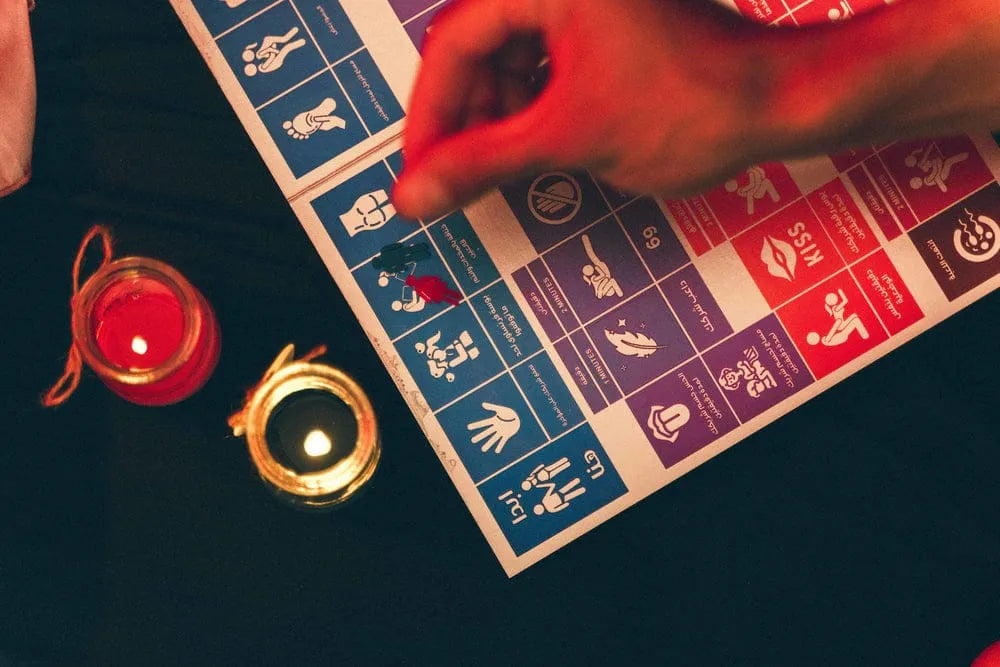 🎯 **لعبة Catch Me 💞🔥 – تحدي الأزواج الممتع والمثير! 😍🎲**