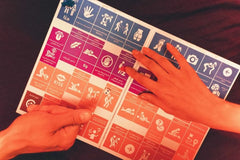 🎯 **لعبة Catch Me 💞🔥 – تحدي الأزواج الممتع والمثير! 😍🎲**