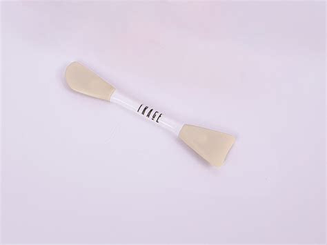 Mask Spatula by Trace Cosmetics