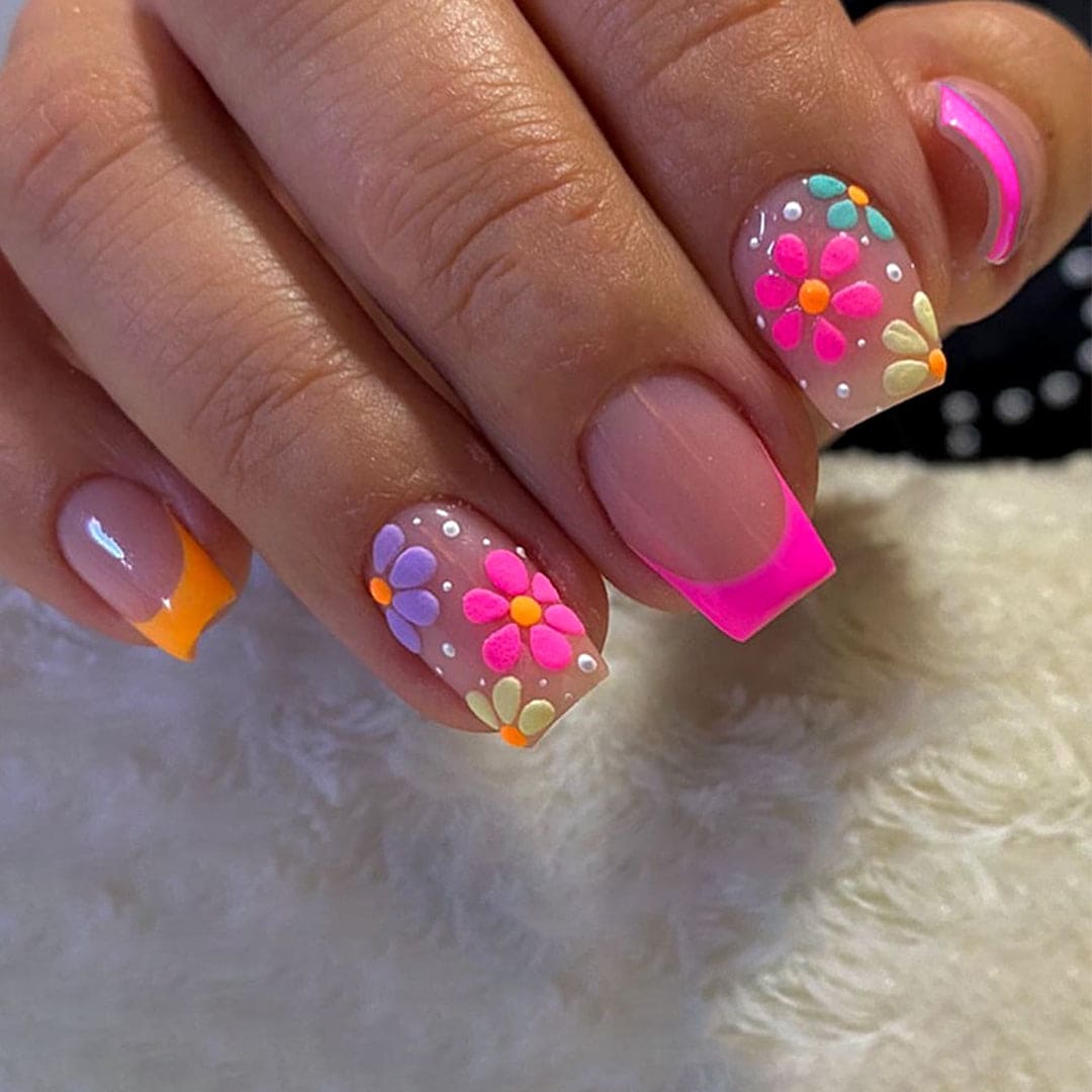 SHEIN Fluorescent Color Floral Pattern Almond Shaped Press On Nails