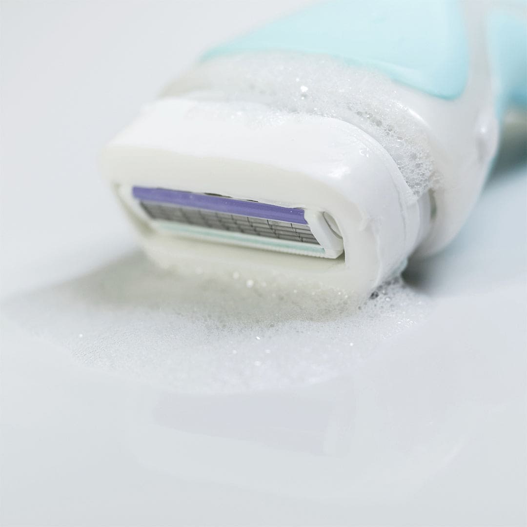 Wilkinson Sword Intuition 2-In-1 Sensitive Care